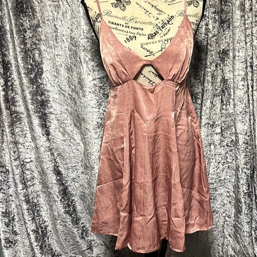 Soft Pink Babydoll Dress with Spaghetti Straps and Plunge Neckline for Cocktail
